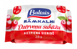 Curd snack with candied cranberries